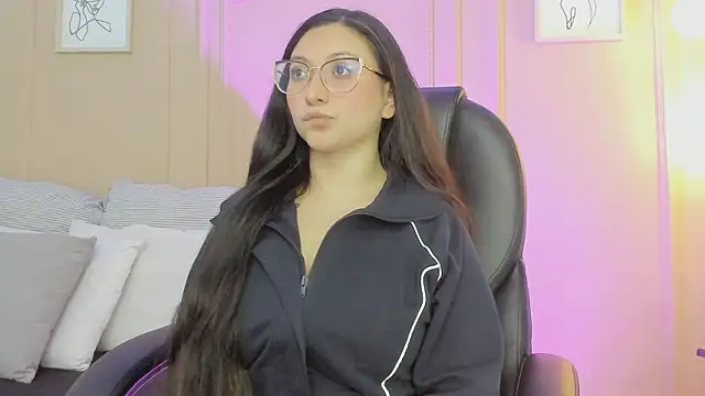 lucy neil online show from 10, 2, 2026