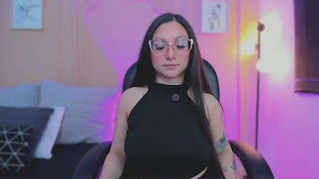 lucy neil online show from 30, 3, 2026