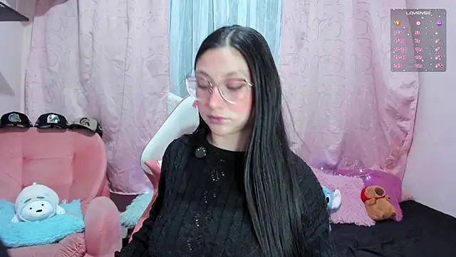 Snapshot of lucy_neil chatting on 6, 8, 2026 lucy neil online show from 6, 8, 2026