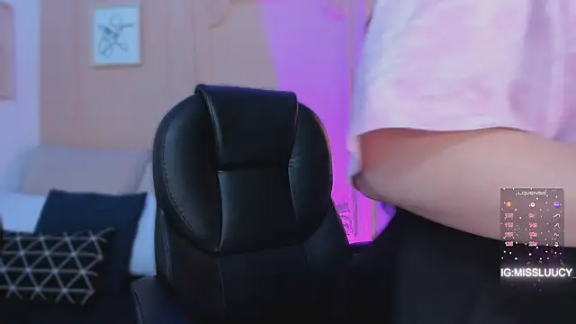 lucy neil online show from 22, 4, 2026