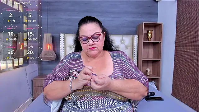 mommy cute online show from 26, 3, 2026