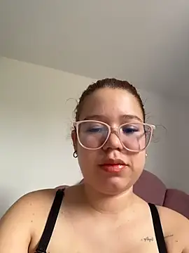 Snapshot of Lucyklein2022 chatting on 27, 3, 2026 Lucyklein2022 online show from 27, 3, 2026