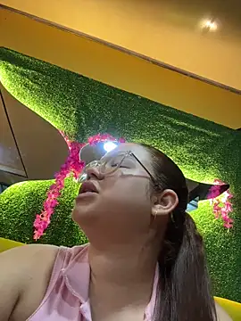 Lucyklein2022 online show from 9, 10, 2025