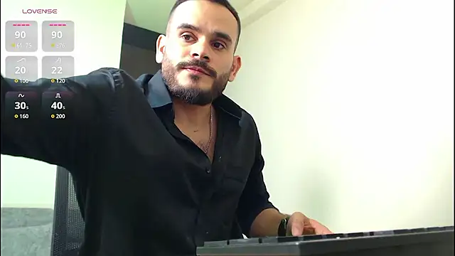 Snapshot of cowboyht chatting on 21, 11, 2025 cowboyht online show from 21, 11, 2025