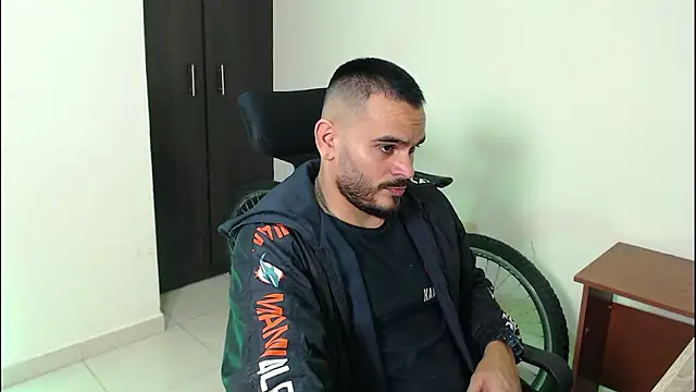 Snapshot of cowboyht chatting on 15, 11, 2025 cowboyht online show from 15, 11, 2025