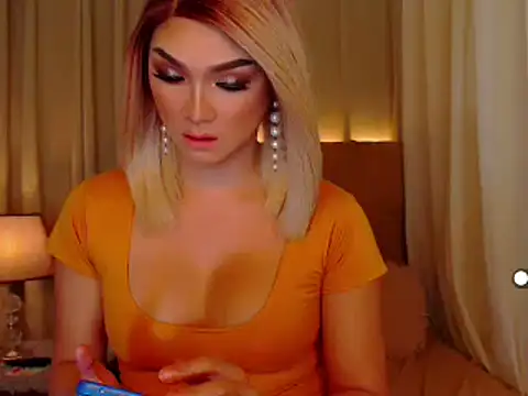 Snapshot of mistressseductionleah chatting on 24, 5, 2026 mistressseductionleah online show from 24, 5, 2026