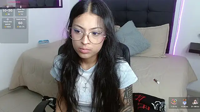Snapshot of vaness_weet chatting on 12, 7, 2026 vaness weet online show from 12, 7, 2026