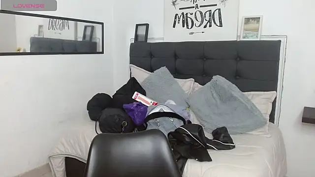 vaness weet online show from 9, 10, 2025