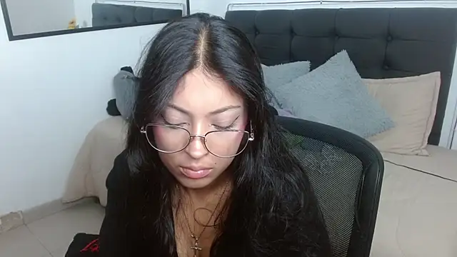 Snapshot of vaness_weet chatting on 17, 7, 2026 vaness weet online show from 17, 7, 2026