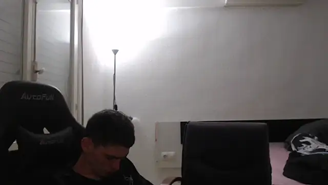 Snapshot of OnlySolovicio chatting on 29, 10, 2025 OnlySolovicio online show from 29, 10, 2025