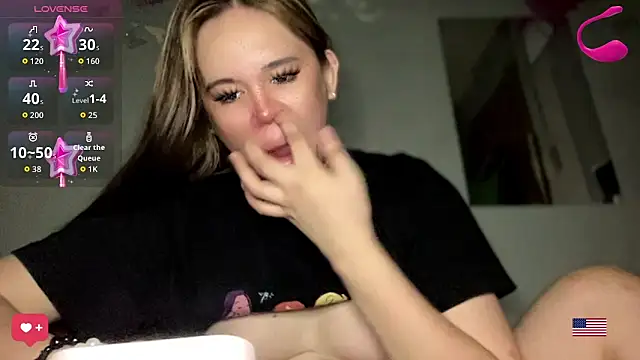 Snapshot of MeganTheRarest chatting on 26, 5, 2026 MeganTheRarest online show from 26, 5, 2026