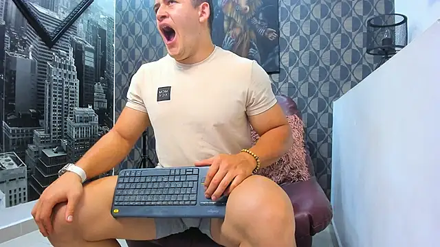 Leonsmoron online show from 15, 12, 2025