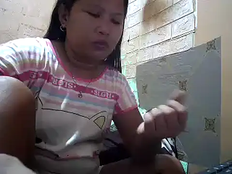 Snapshot of sweethotmom chatting on 18, 12, 2024 sweethotmom online show from 18, 12, 2024