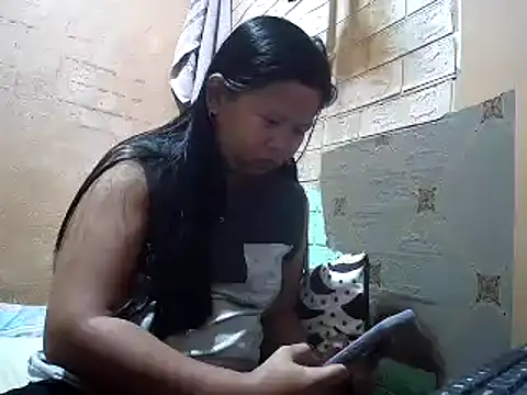 Snapshot of sweethotmom chatting on 17, 12, 2024 sweethotmom online show from 17, 12, 2024