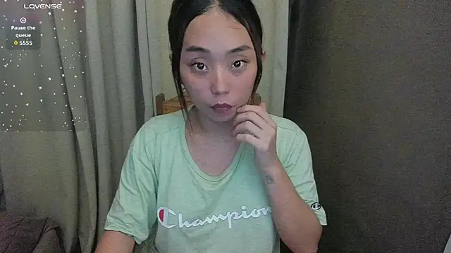 MissAyaCollins online show from 17, 10, 2025