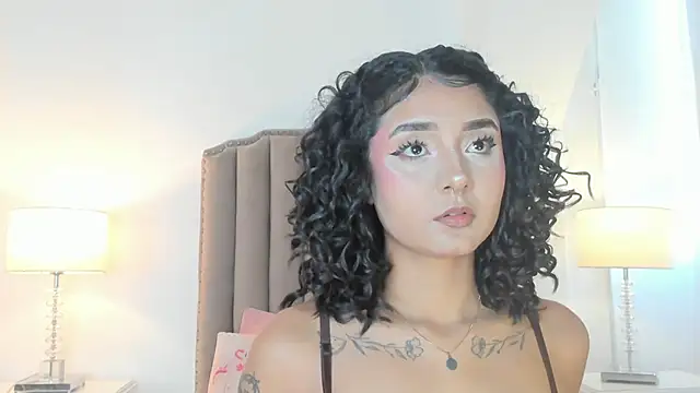 Snapshot of Emma_Torres__ chatting on 20, 5, 2026 Emma Torres online show from 20, 5, 2026