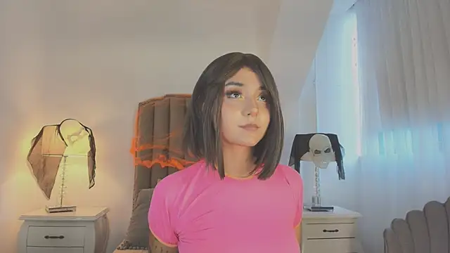 Emma Torres   online show from 1, 11, 2025