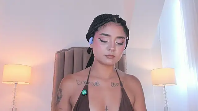 Snapshot of Emma_Torres__ chatting on 3, 6, 2026 Emma Torres online show from 3, 6, 2026