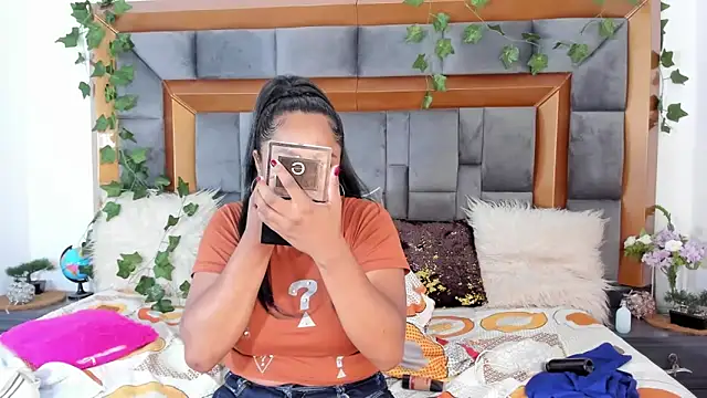 BellaKarla online show from 10, 3, 2025