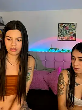 Layla Rachel online show from 2, 11, 2025