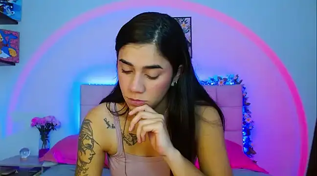 Snapshot of Layla_Rachel chatting on 5, 3, 2025 Layla Rachel online show from 5, 3, 2025