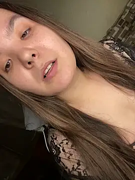 Var Kiss online show from 24, 11, 2025