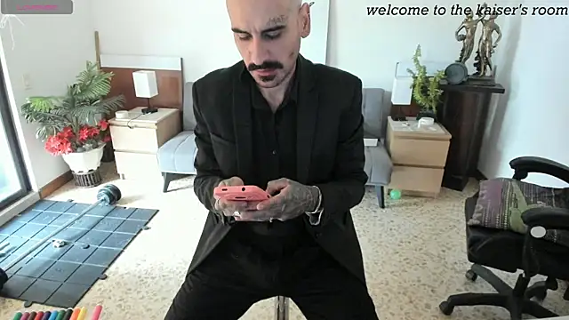 kaiser679  online show from 15, 4, 2026