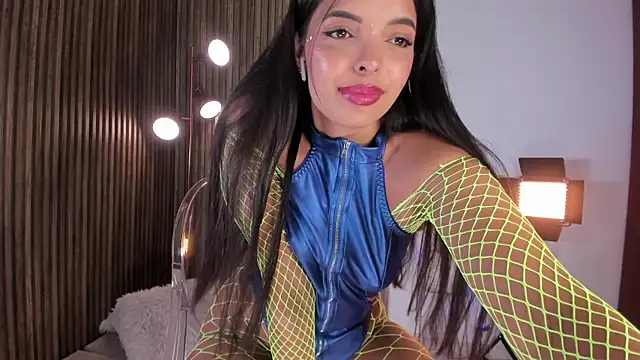 Snapshot of SaraFerrerx chatting on 17, 10, 2025 SaraFerrerx online show from 17, 10, 2025