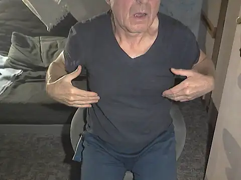 Snapshot of kiam471 chatting on 28, 10, 2025 kiam471 online show from 28, 10, 2025