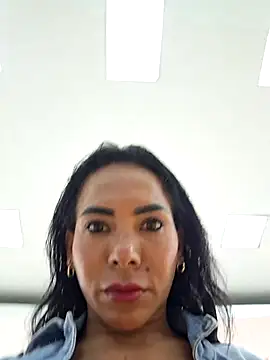 Doll Loren online show from 28, 10, 2025