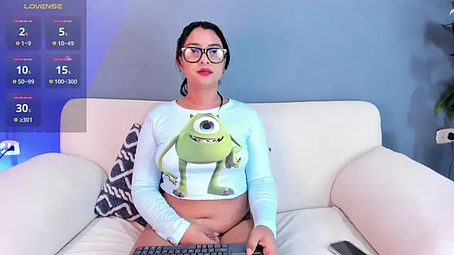 mensia hernandz online show from 14, 2, 2025
