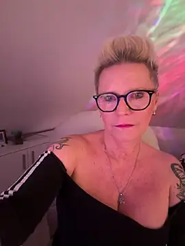 German Milf online show from 17, 12, 2025