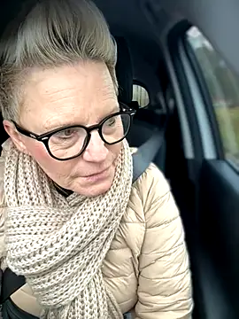 German Milf online show from 4, 12, 2025