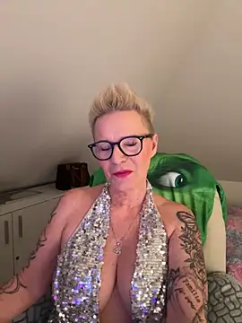 German Milf online show from 28, 11, 2025