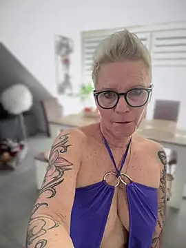 German Milf online show from 3, 3, 2025