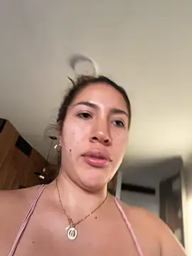 Snapshot of daniela_henao chatting on 9, 6, 2026 daniela henao online show from 9, 6, 2026