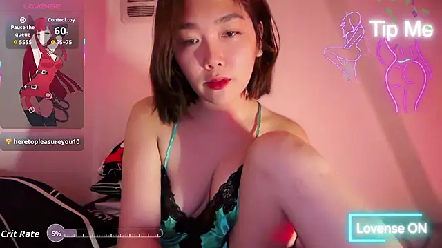 Snapshot of TR4NSCUTI3 chatting on 15, 5, 2026 TR4NSCUTI3 online show from 15, 5, 2026