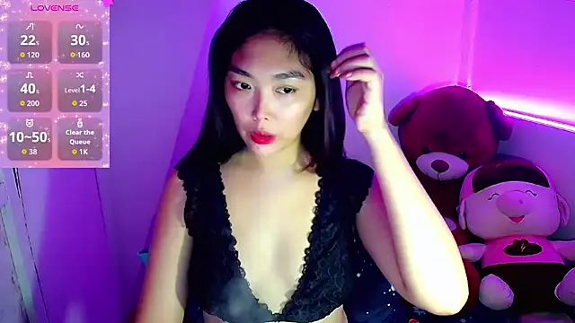 TR4NSCUTI3 online show from 15, 10, 2025