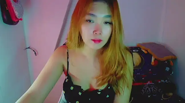 TR4NSCUTI3 online show from 15, 12, 2024