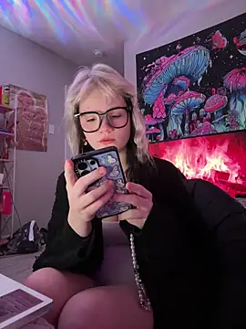 Cutiepiespanks online show from 27, 3, 2026