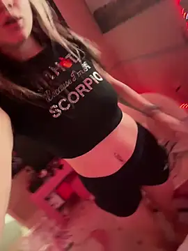 Cutiepiespanks online show from 4, 10, 2025