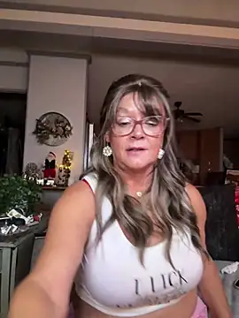 Snapshot of cowgirlc chatting on 19, 11, 2025 cowgirlc online show from 19, 11, 2025