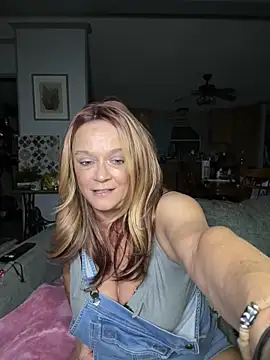 Snapshot of cowgirlc chatting on 26, 3, 2026 cowgirlc online show from 26, 3, 2026