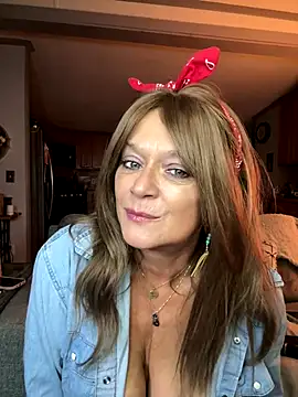 Snapshot of cowgirlc chatting on 28, 10, 2025 cowgirlc online show from 28, 10, 2025