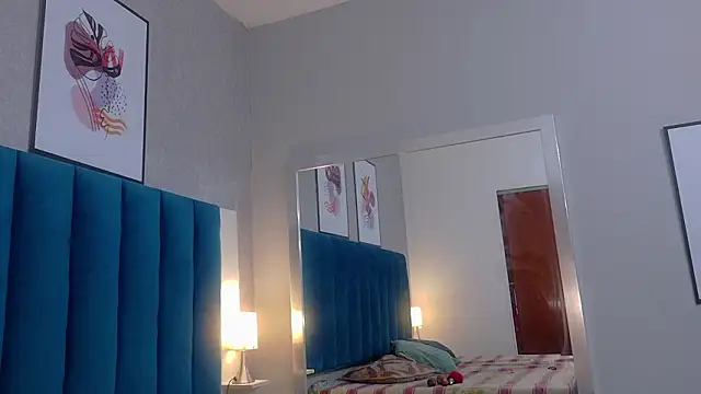 MiaMidnnightt online show from 28, 3, 2026