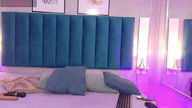 MiaMidnnightt online show from 16, 12, 2025