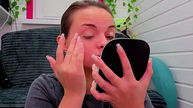 Misss Vikk online show from 28, 11, 2025