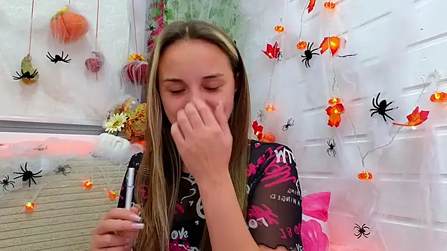 Misss Vikk online show from 1, 11, 2025