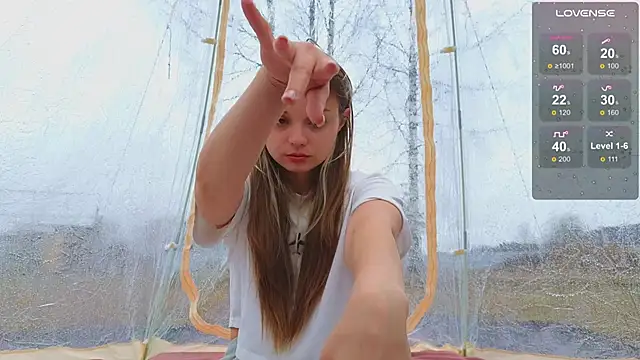 Misss Vikk online show from 6, 4, 2026