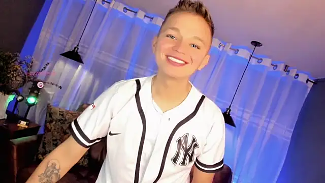 Snapshot of Tim_wolf chatting on 2, 11, 2025 Tim wolf online show from 2, 11, 2025